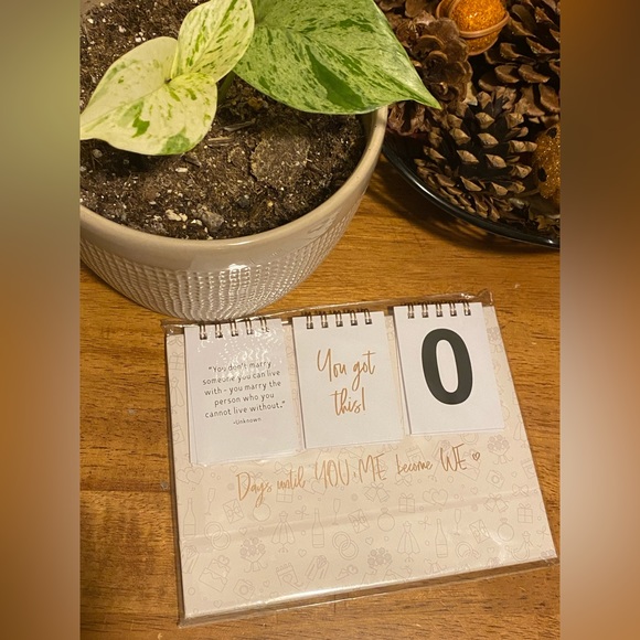 Miss to Mrs Blank Wedding Planner w/ Countdown Calendar - Picture 2 of 7